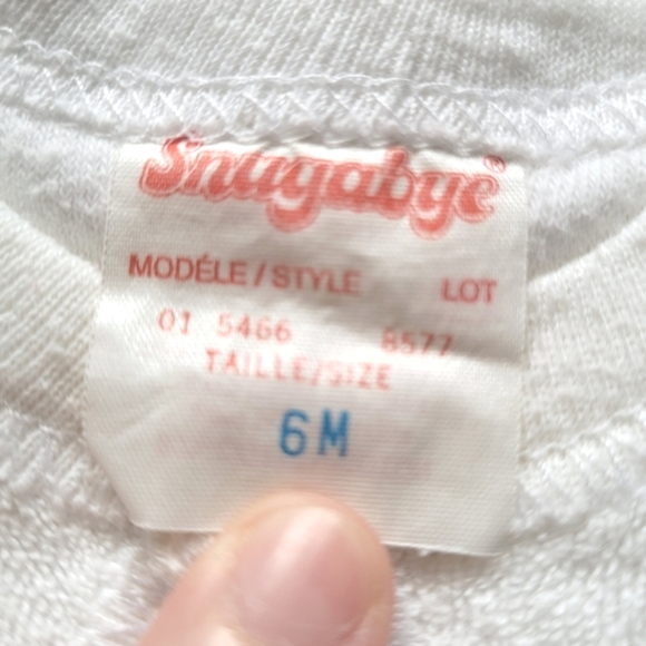 10/$20 ❄️ Snugabye Onesie - Picture 5 of 6